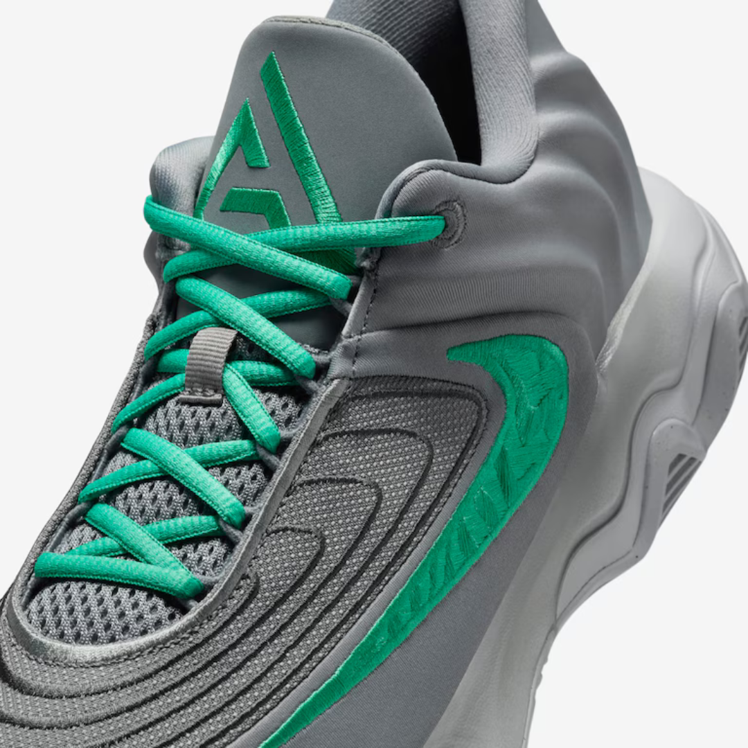 Giannis Immortality 4 "Smoke Grey"
